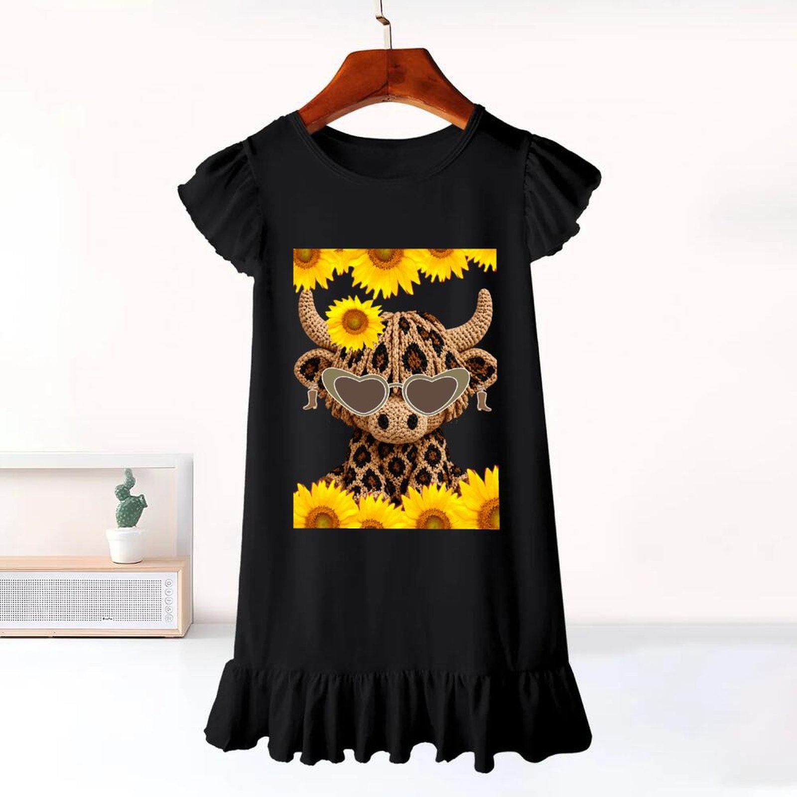 Yarn Highland Calf with Sunglasses Flutter Sleeve Dress for Girls (Front Printing)