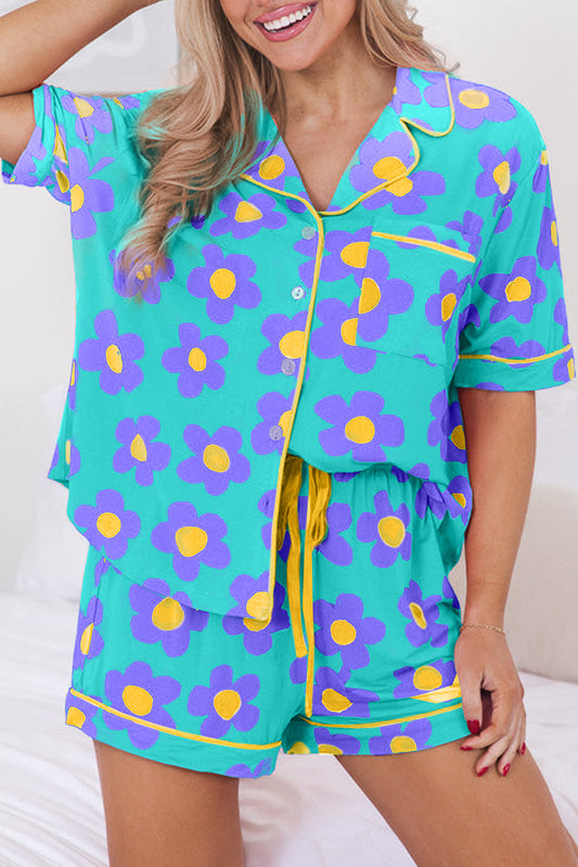Conjunto de pijama de camisa de manga corta con estampado de flores verdes