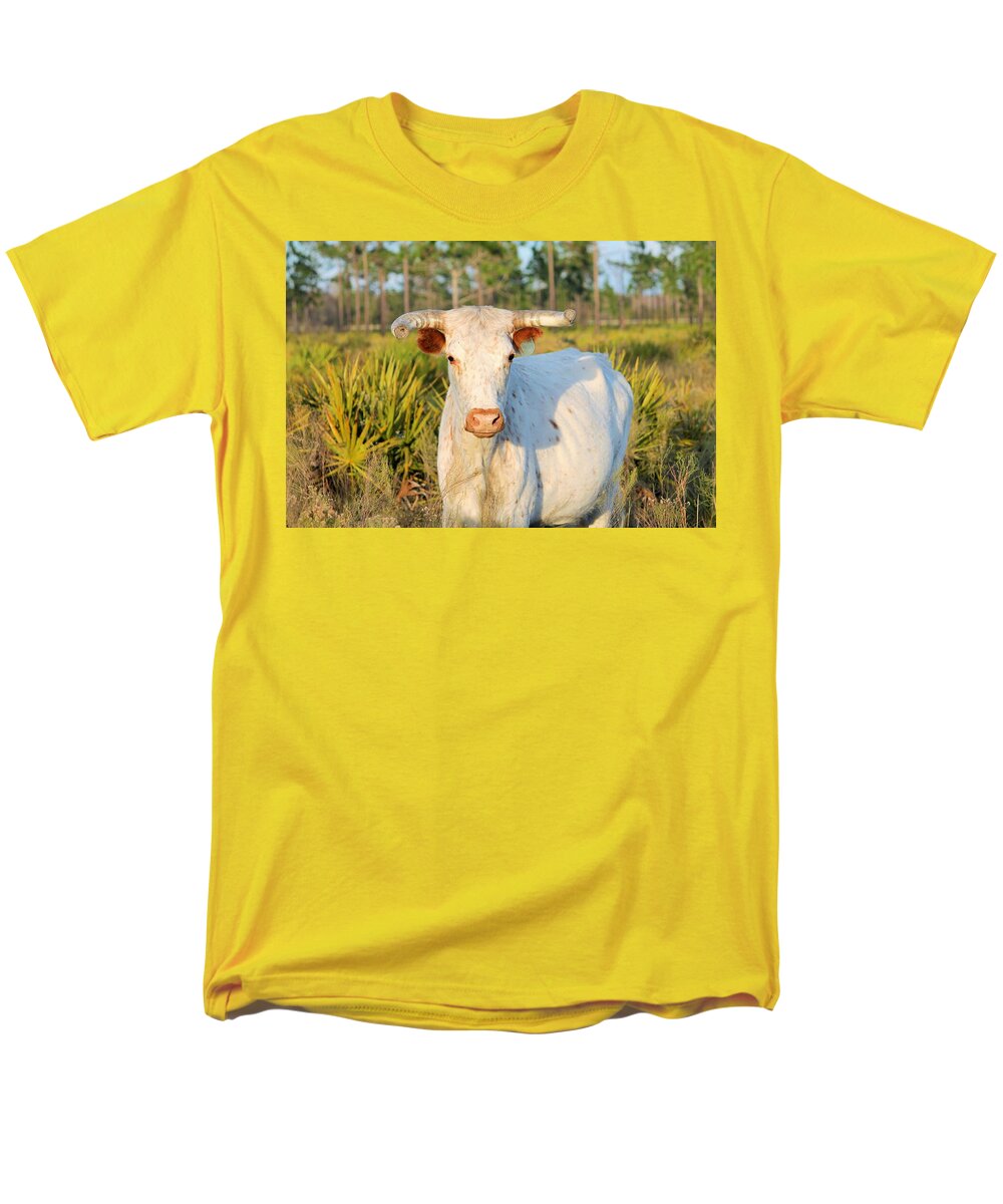 Majestic Horned White Bull near Orlando Florida Regular Fit Men's T-Shirt
