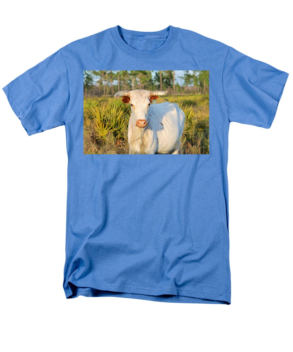 Majestic Horned White Bull near Orlando Florida Regular Fit Men's T-Shirt