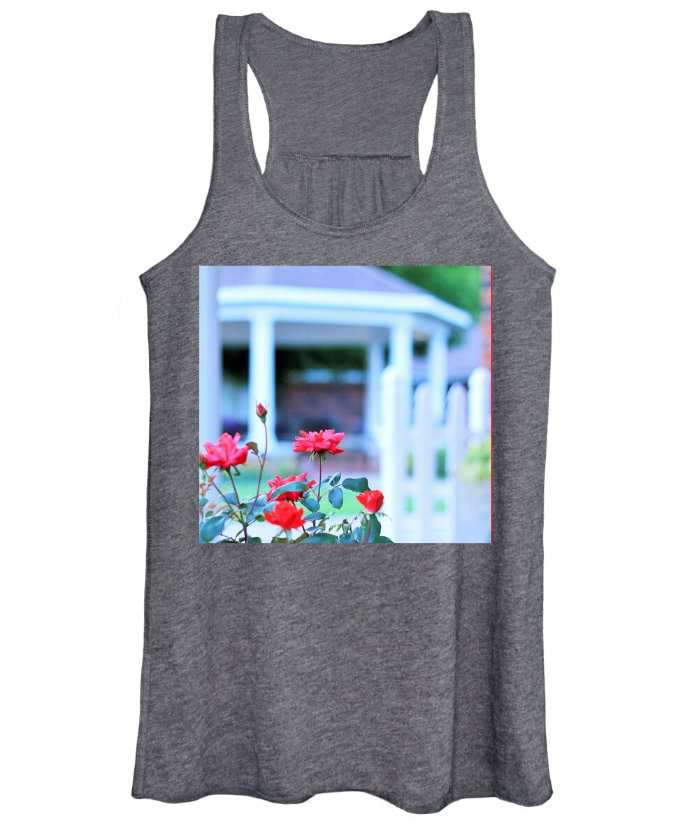 Red Flowers in Bloom Women's Tank Top