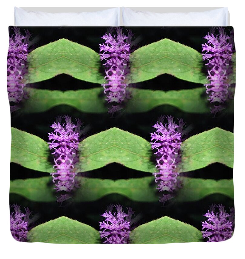 Repeating Floral Pattern - Duvet Cover