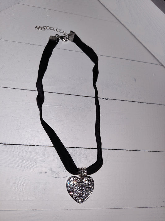 Heart choker