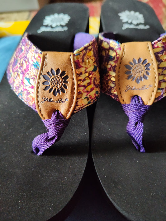 Yellowbox Glittery Flip Flops with Box- size 7