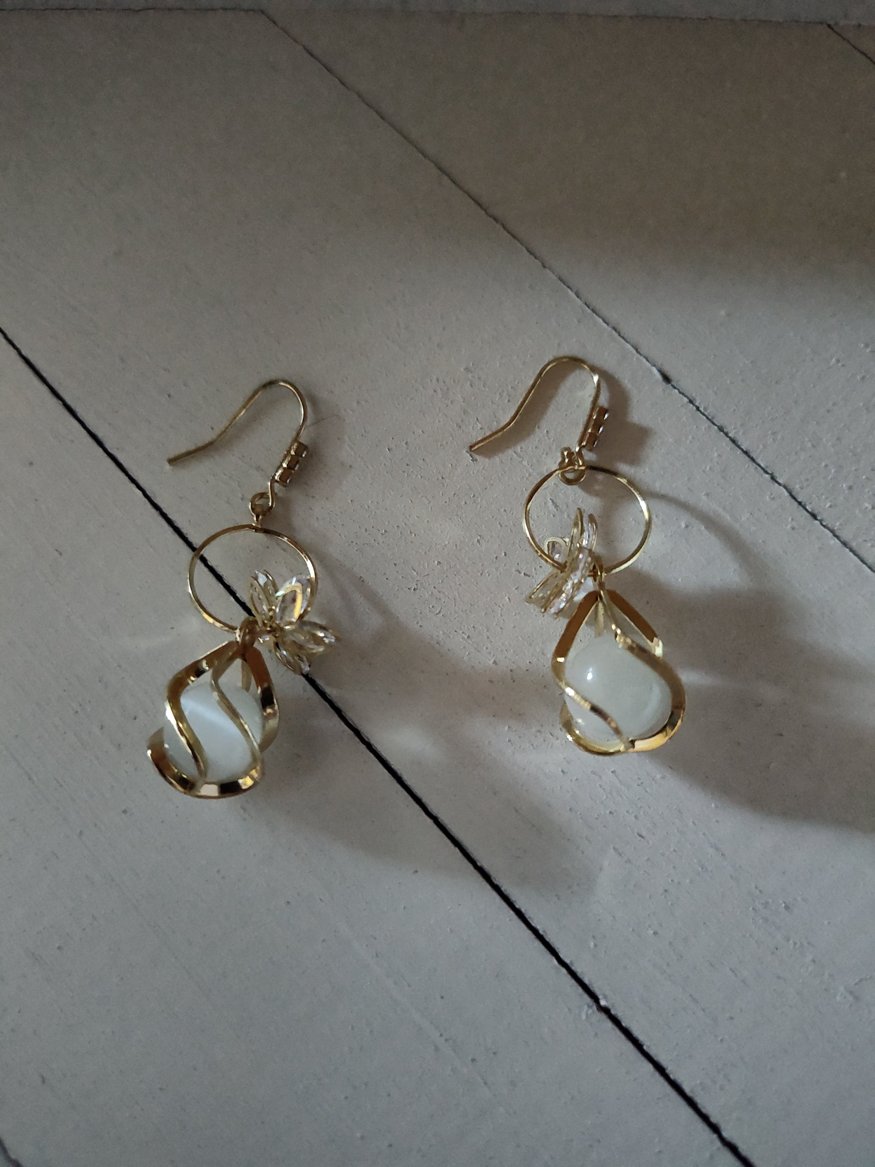 Lot of 5 Gold Plated Costume Jewelry Pieces