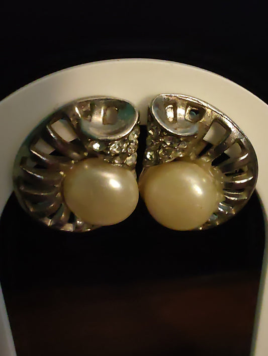 Vintage Fan-shaped Clip Earrings