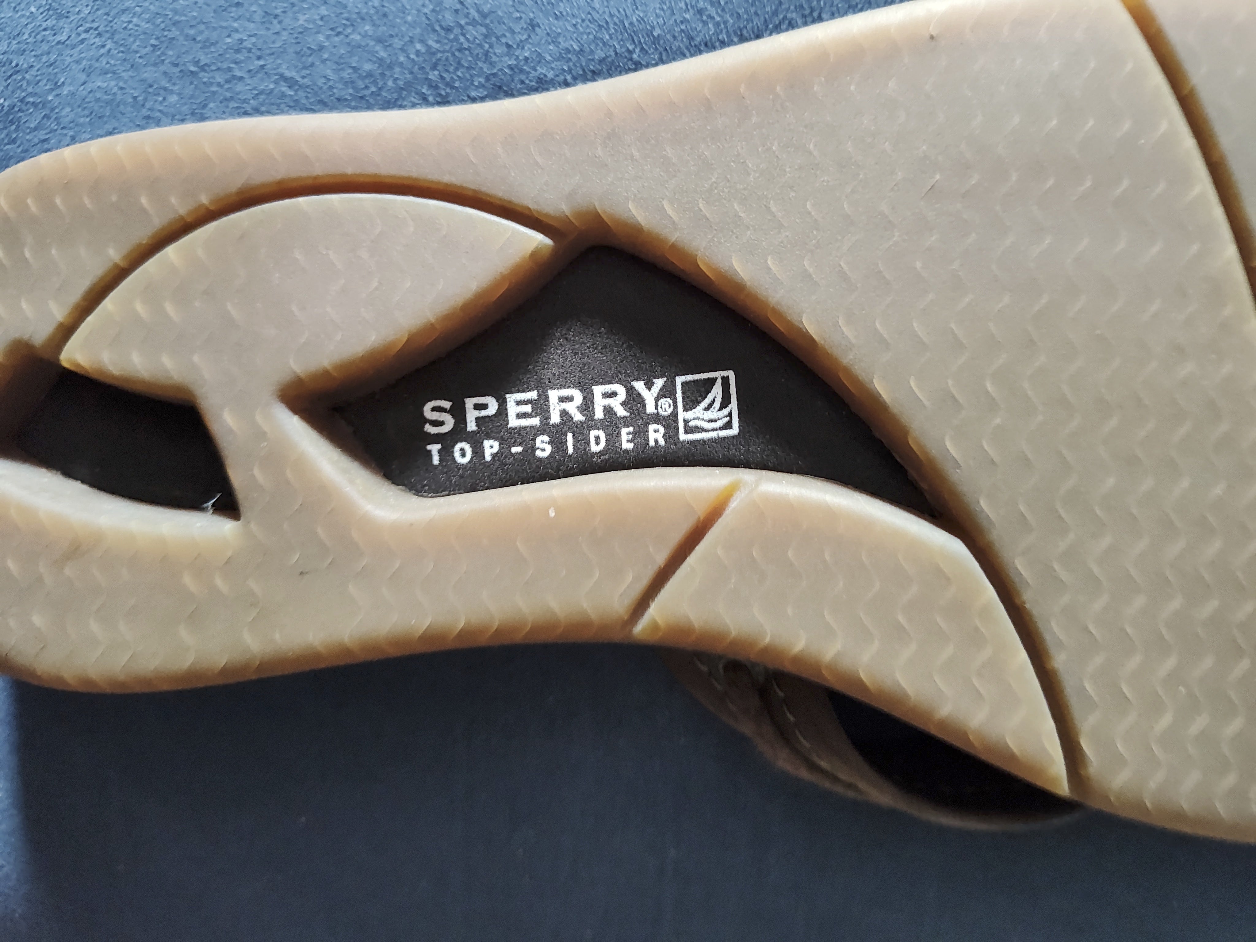 Sperry Tan Suede Flip Flops with Box - size 7
