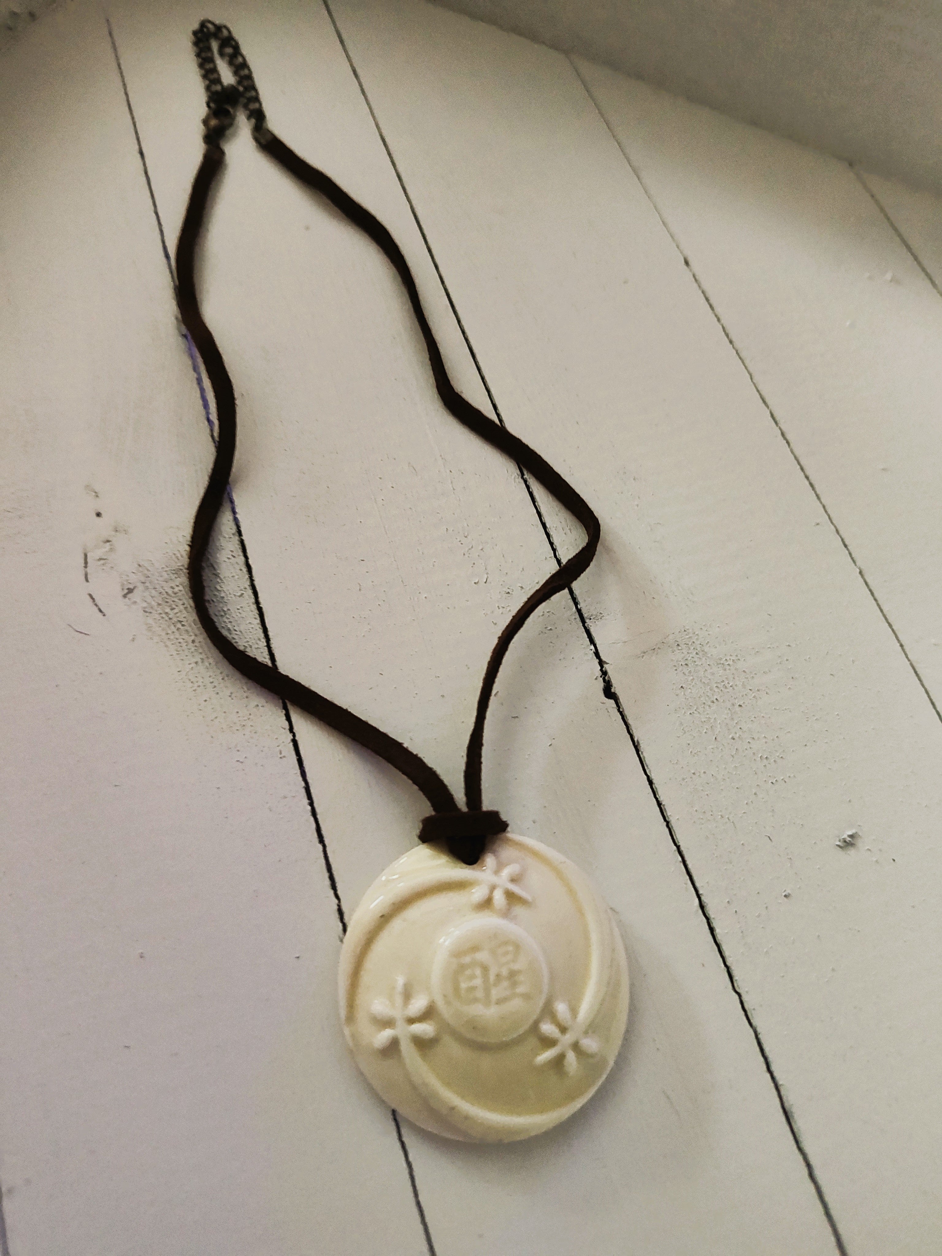 Avon Ceramic White Medallion Necklace