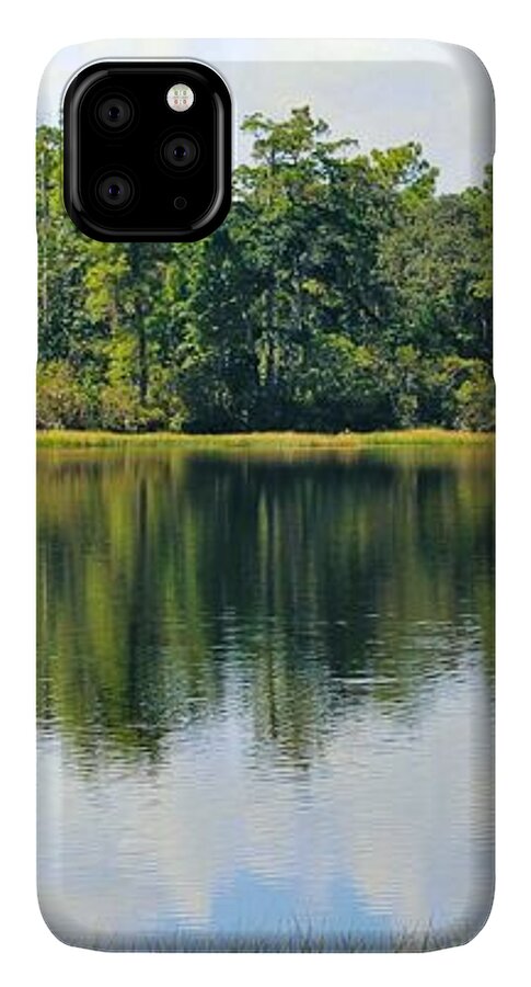 Serene Horse Shoe South Lake in Chuluota Florida - Phone Case