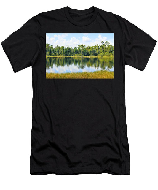 Serene Horse Shoe South Lake in Chuluota Florida - T-Shirt