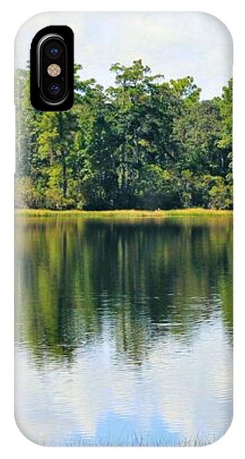 Serene Horse Shoe South Lake in Chuluota Florida - Phone Case