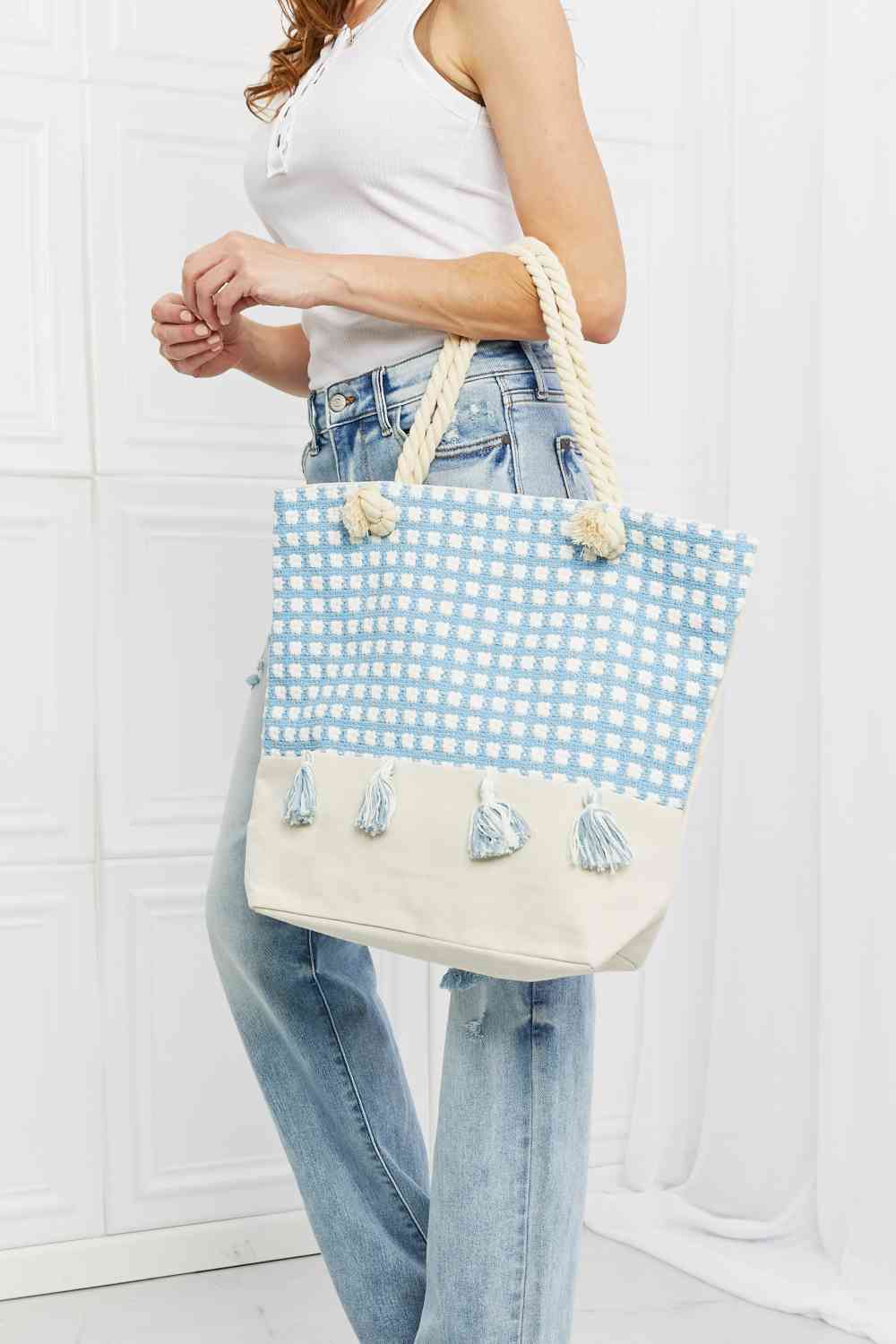 Bolso tote con borlas y fecha de picnic de Justin Taylor