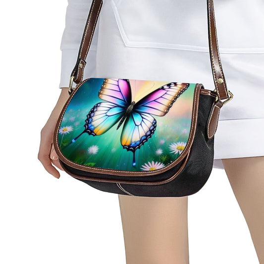 Hermoso bolso tipo alforja con mariposas y margaritas