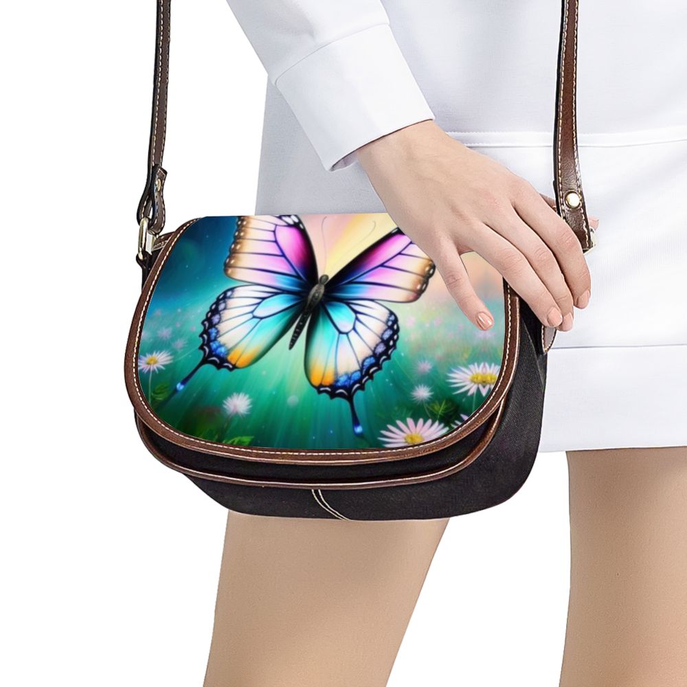 Hermoso bolso tipo alforja con mariposas y margaritas